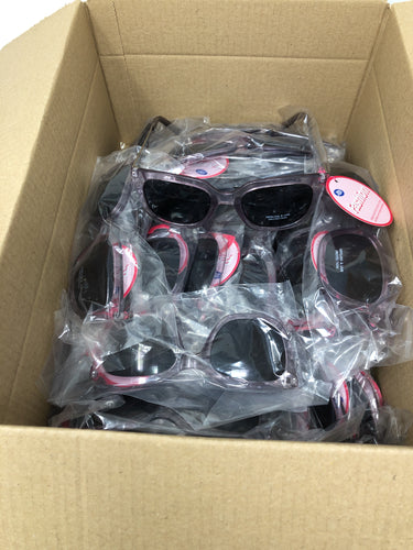 Wholesale box of 25 women’s sunglasses with translucent rose frames and silver arms